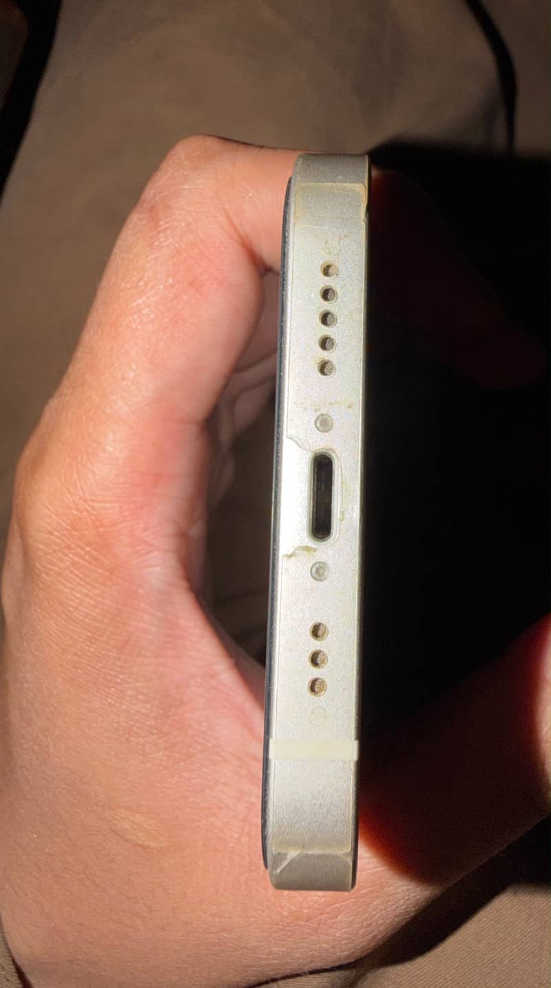 Iphone 13 4