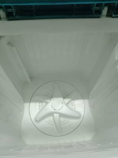 Al Saudia washing machine 2 years used.