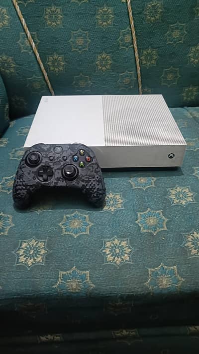 Xbox One S 1TB for Sale – Mint Condition with game