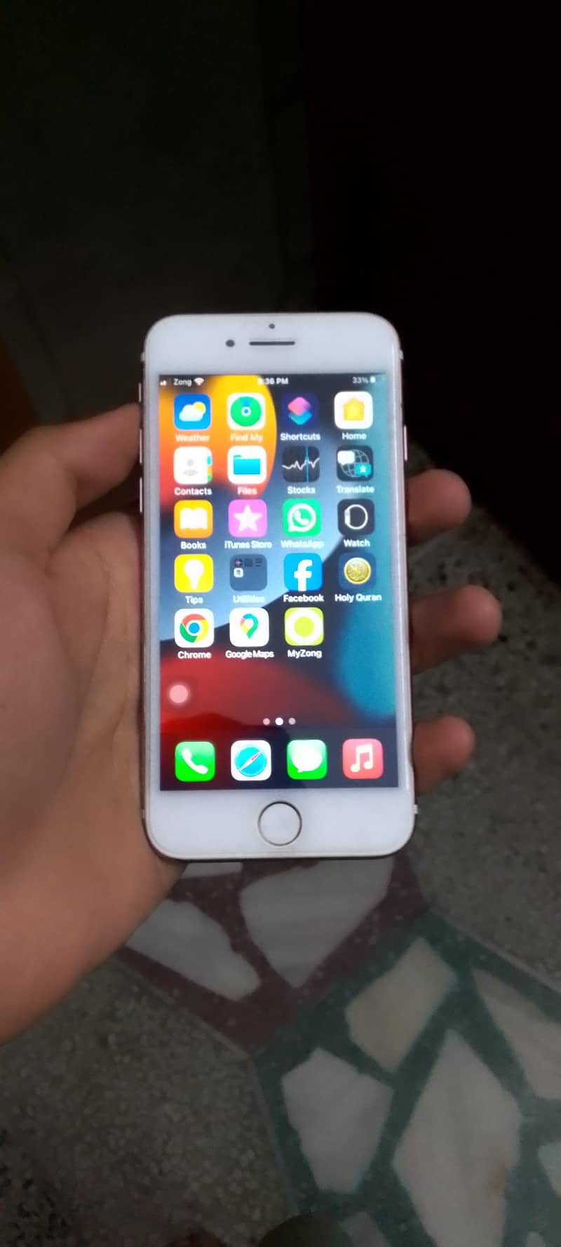 Apple iPhone 7 2
