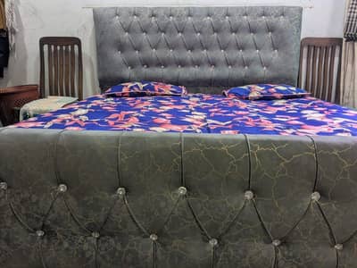 King size fully poshished bed