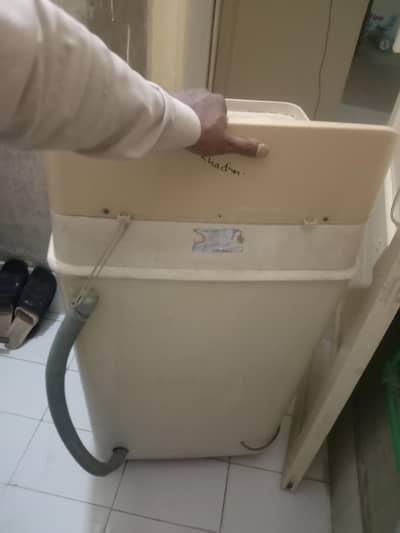 washing machine used condition 09/10  contact please 03195527450