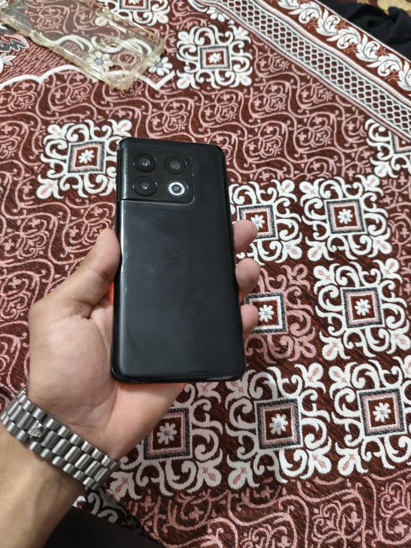 One Plus 10 Pro 1