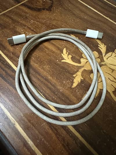 Apple iphone 15/16/17 promax genuine charging cableWhatsapp03246205446