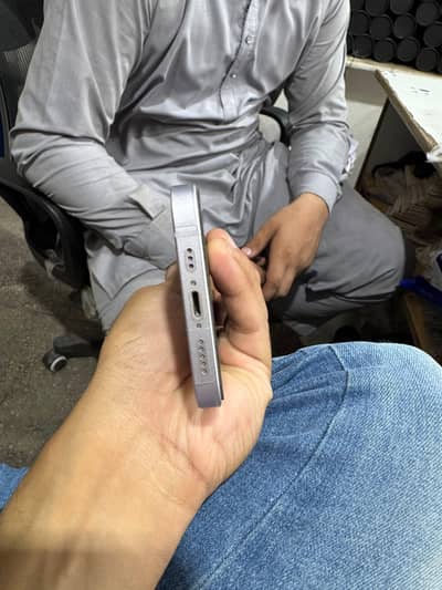 Apple iPhone 14