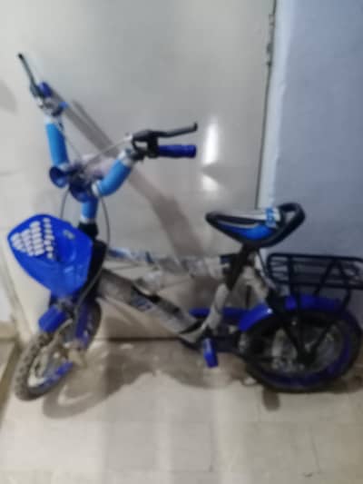 kids cycle 4 years to 10 years old kids slightly used