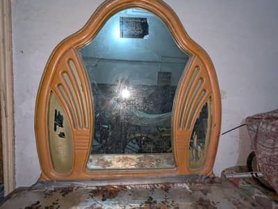 Vintage Wooden Dressing Table with Mirror – Condition