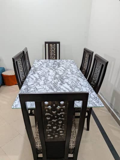 Dinning Table & 6 chairs