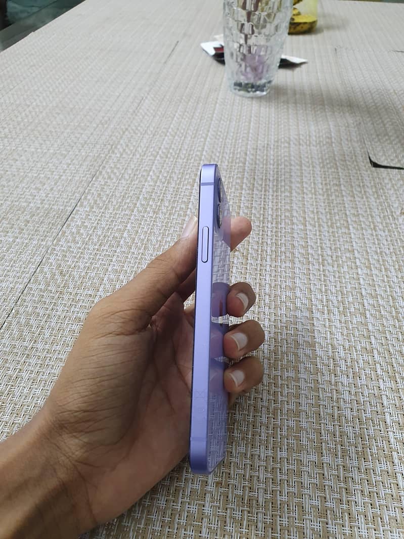 Apple iPhone 12 1