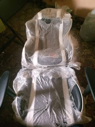 Thunder Air Gaming Chair – 2 Months Used – 10/10 Condition 03256560080