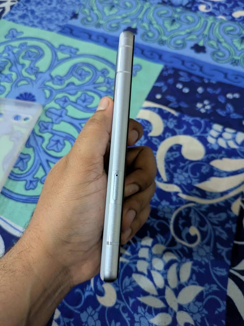 Google pixel 7a. 2