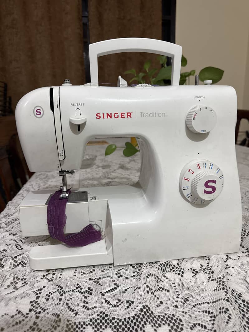 Singer sewing machine 11
