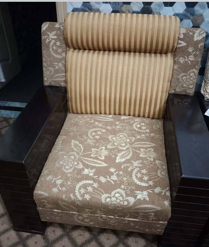 5 seater sofa 0