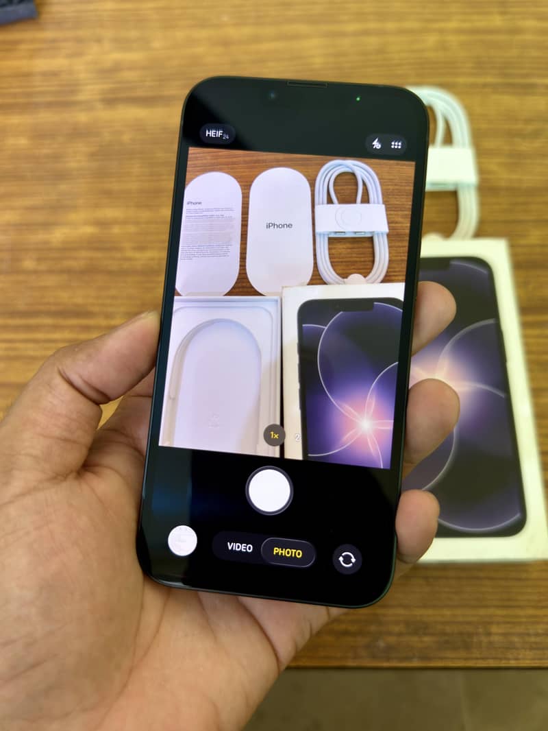 iPhone 17E Complete Box 9