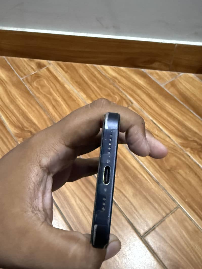 15 pro 4