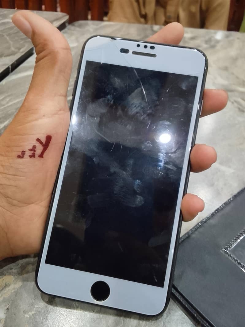 Apple iPhone 8 Plus 2