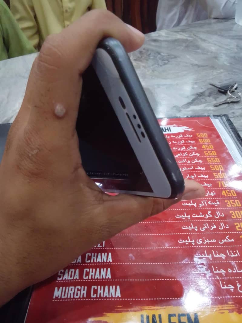 Apple iPhone 8 Plus 5
