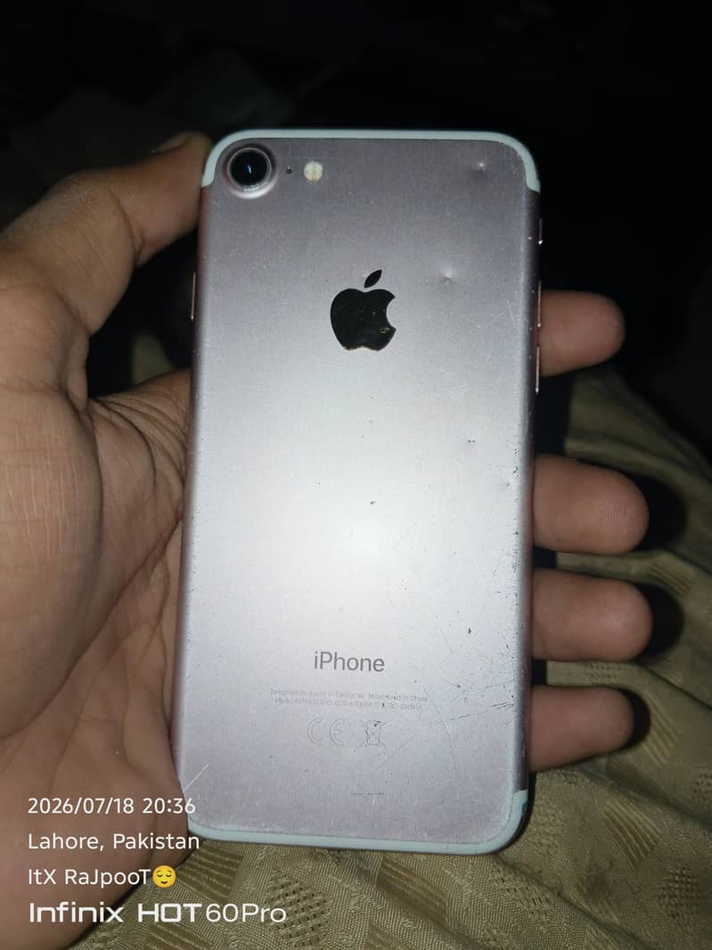 Apple iPhone 7 0
