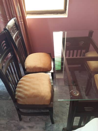 Dinning table with 4 chairs
