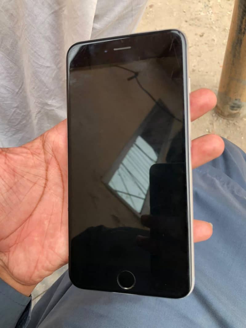 Apple iPhone 6 Plus 1