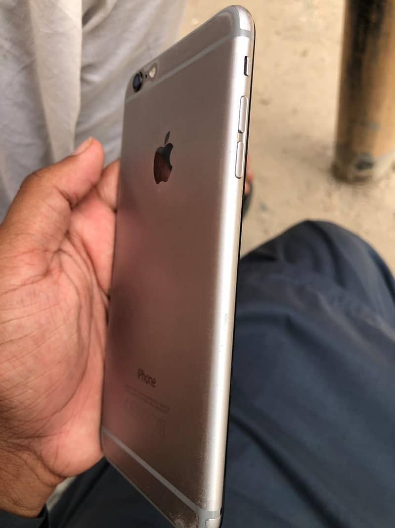 Apple iPhone 6 Plus 3