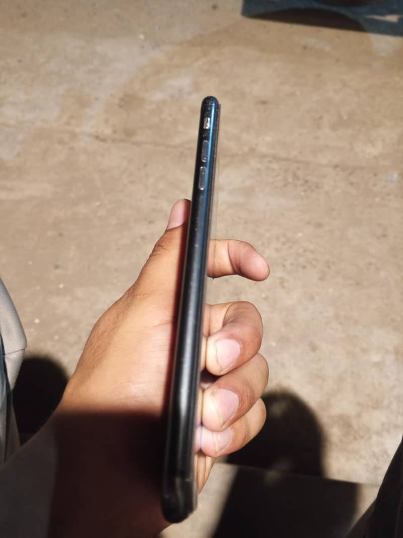 Apple iPhone 7 Plus 5