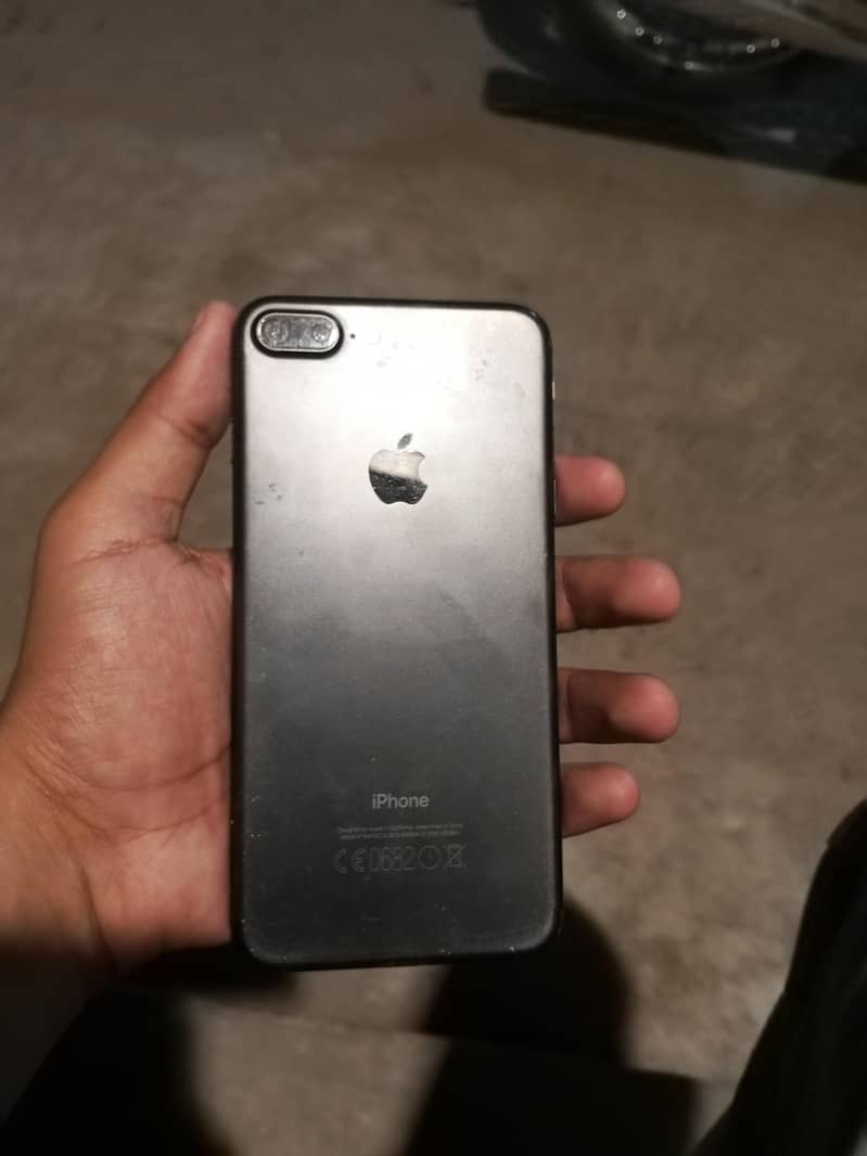 Apple iPhone 7 Plus 6