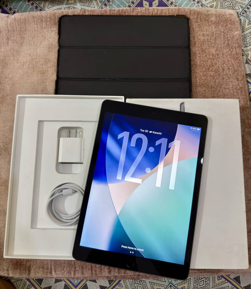iPad 9th Gen Complete Box 1