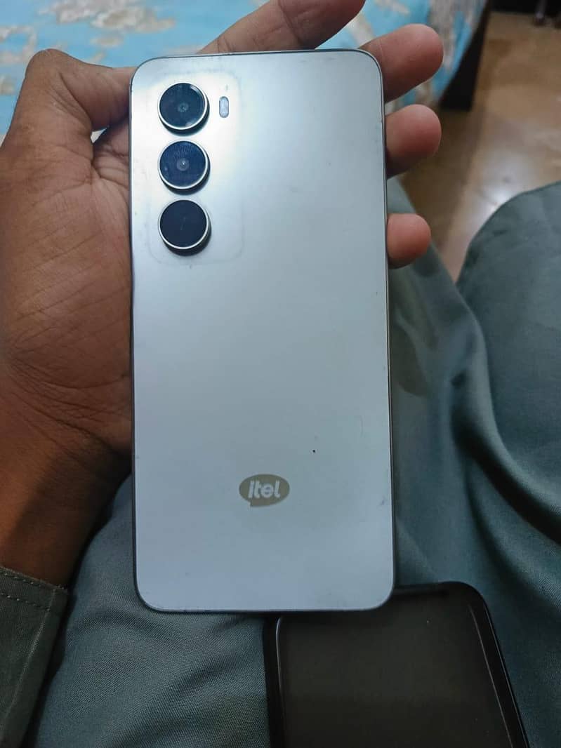 Itel A100 0