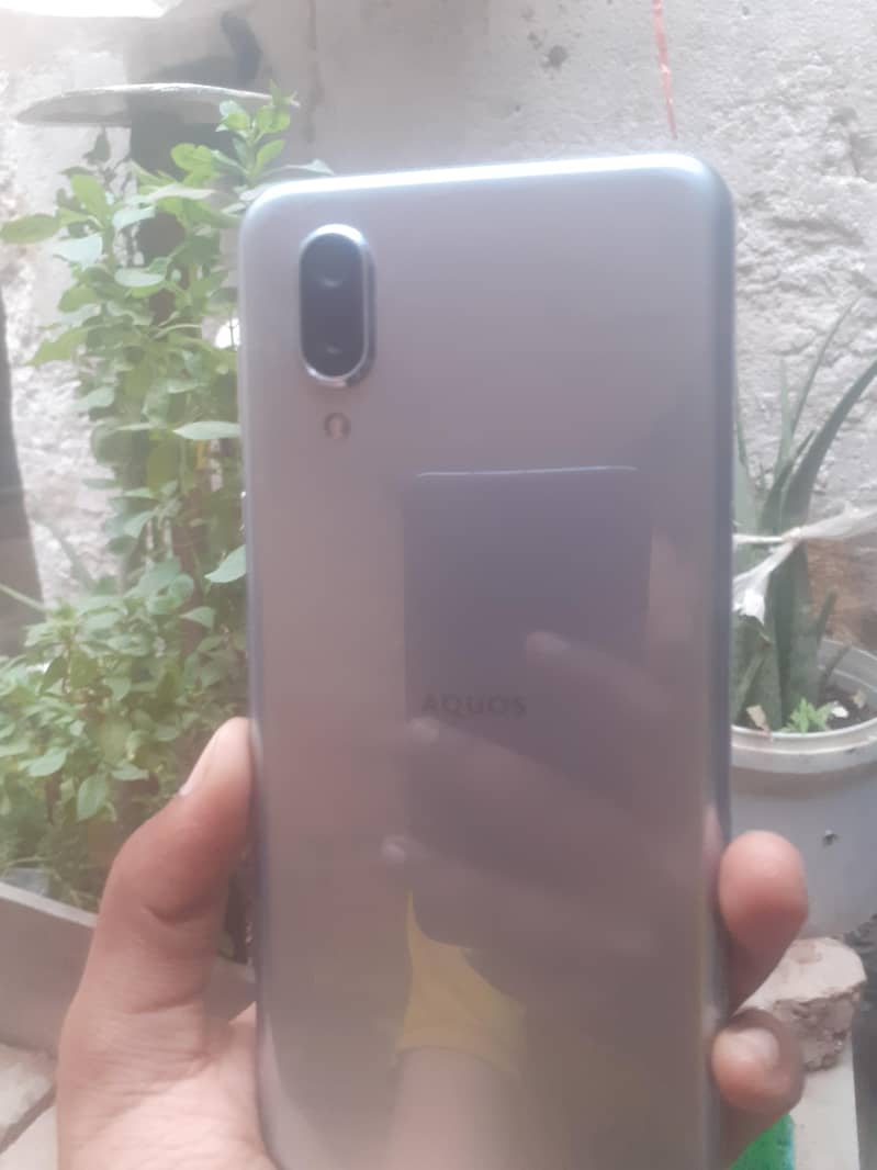 Sharp Aquos Sense 3 plus 0