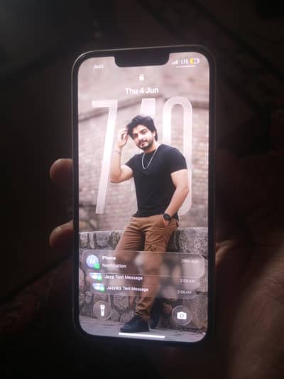 Apple iPhone 13