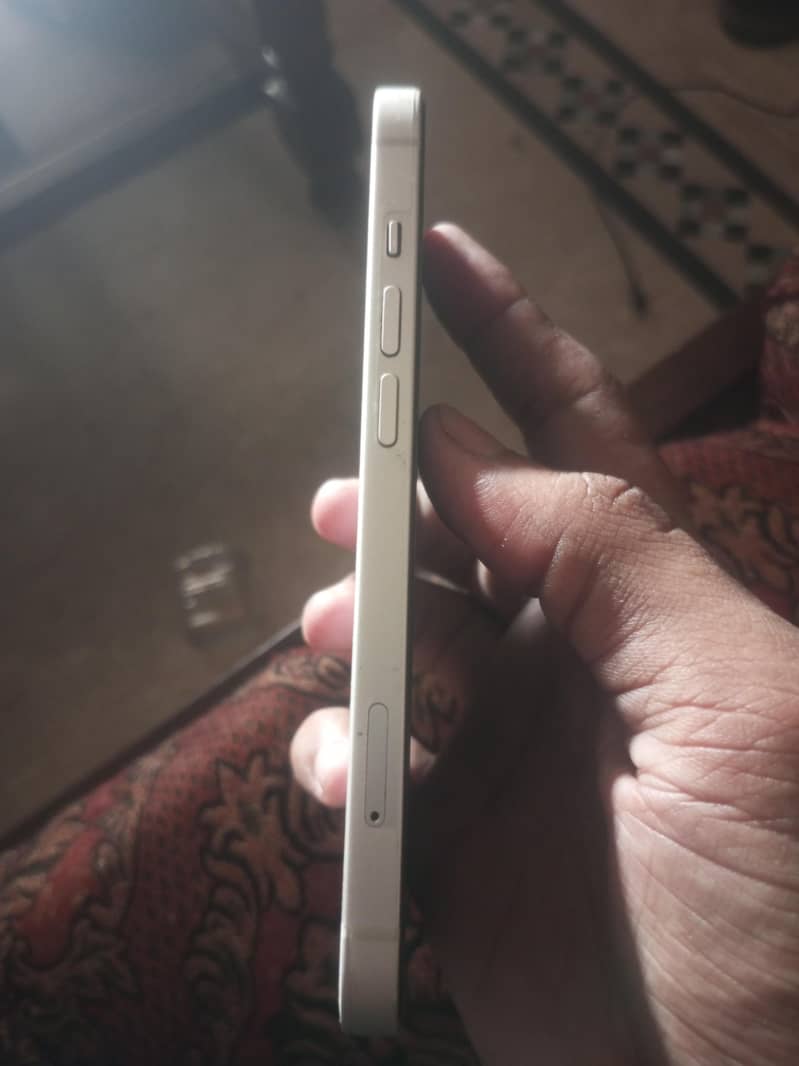 Apple iPhone 13 3