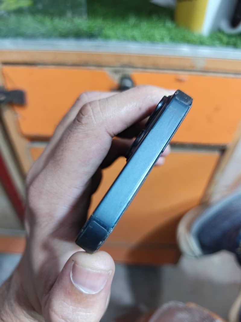 Apple iPhone 13 1