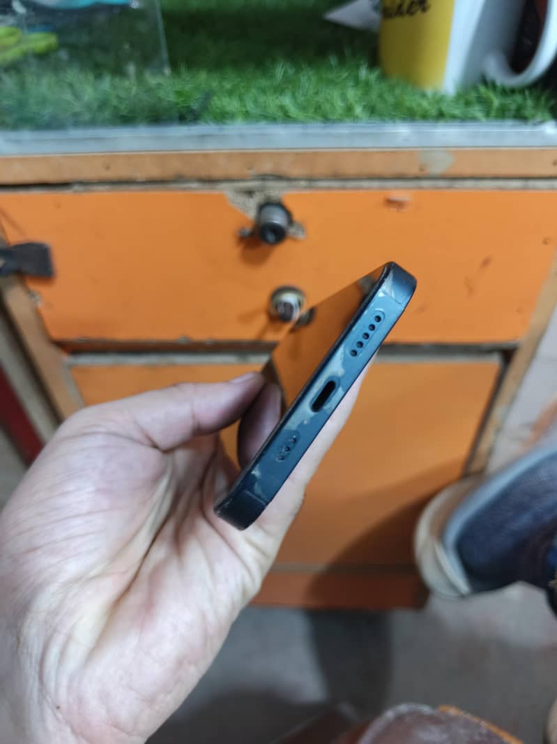 Apple iPhone 13 3