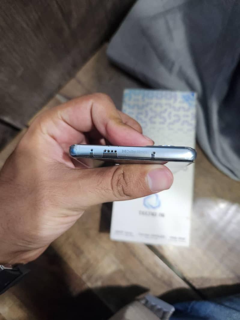 Tecno CAMON 40 Pro 4
