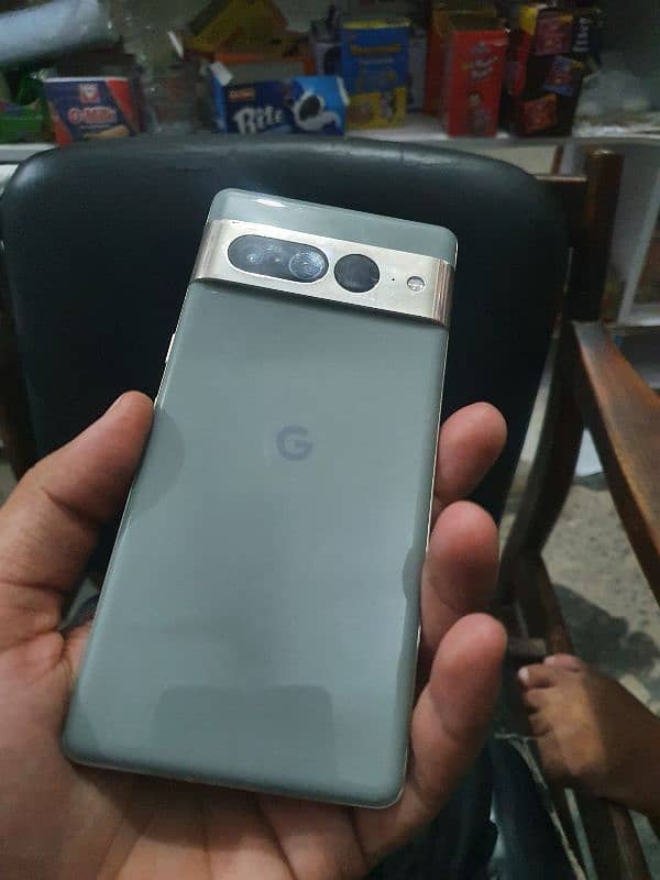 Google pixel 7pro 4