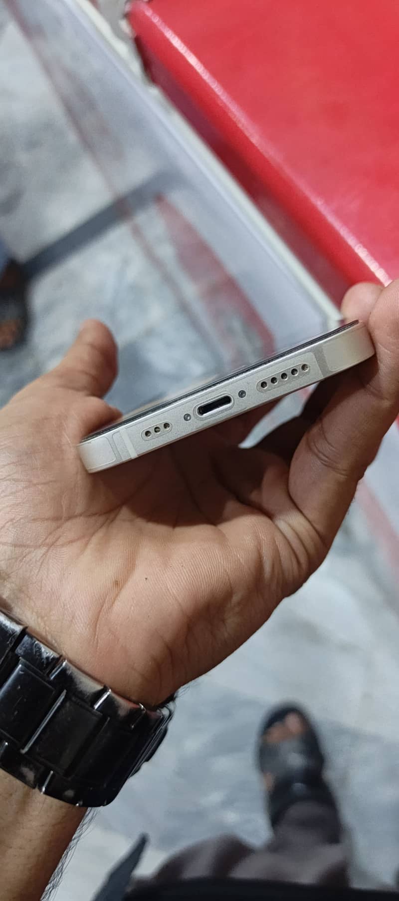 Apple iPhone 13 1