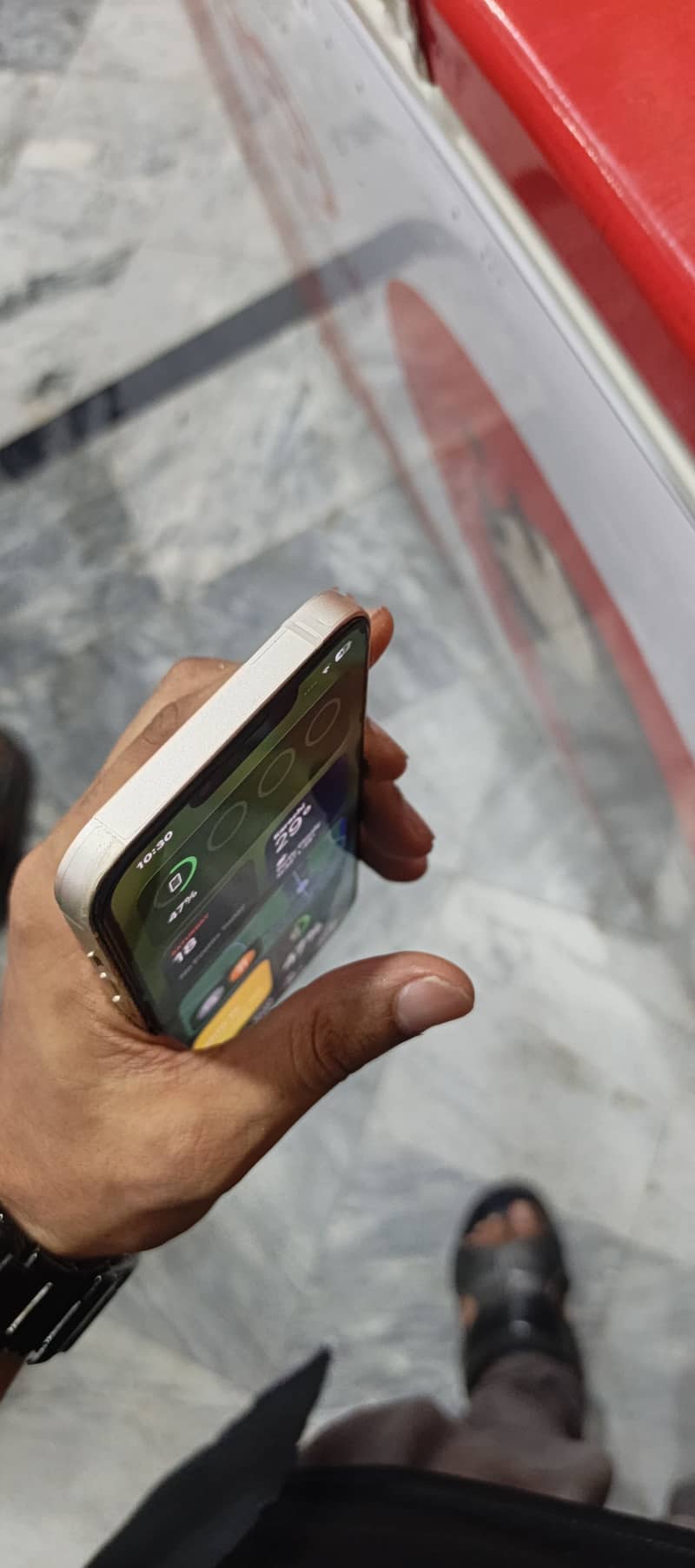 Apple iPhone 13 5