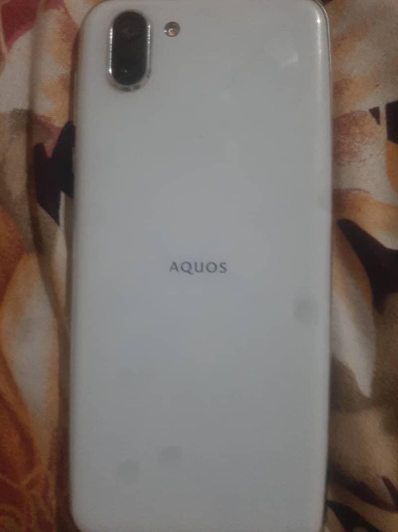 Sharp Aquos R2 1