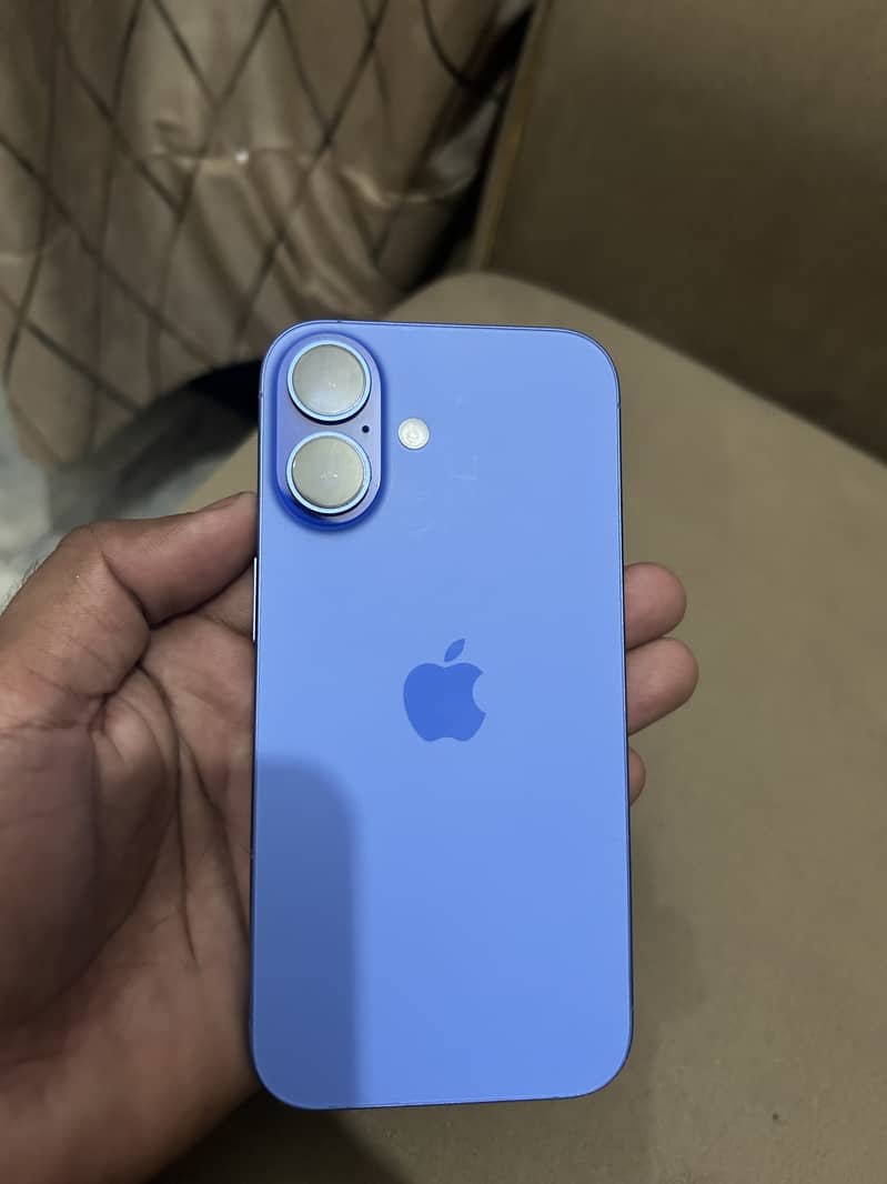 Apple iPhone 16 0