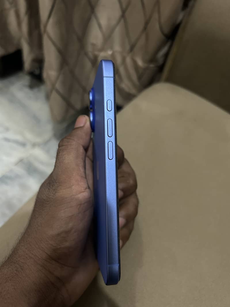 Apple iPhone 16 1