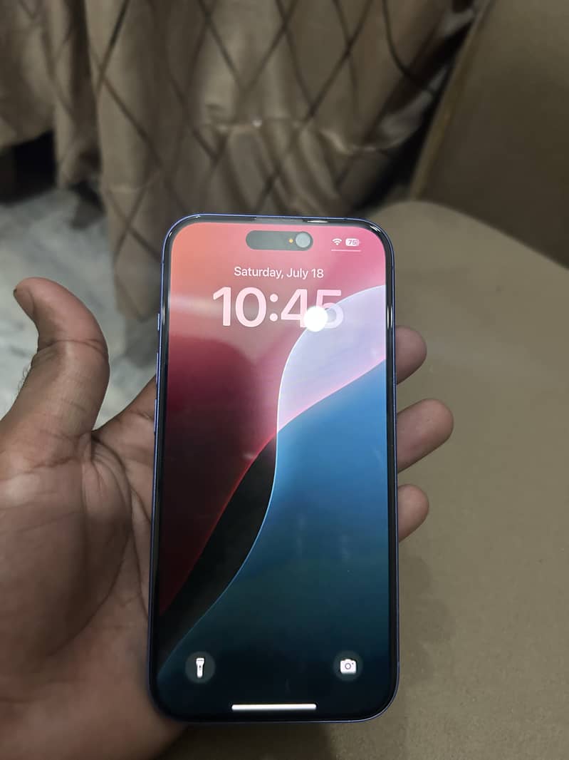 Apple iPhone 16 5