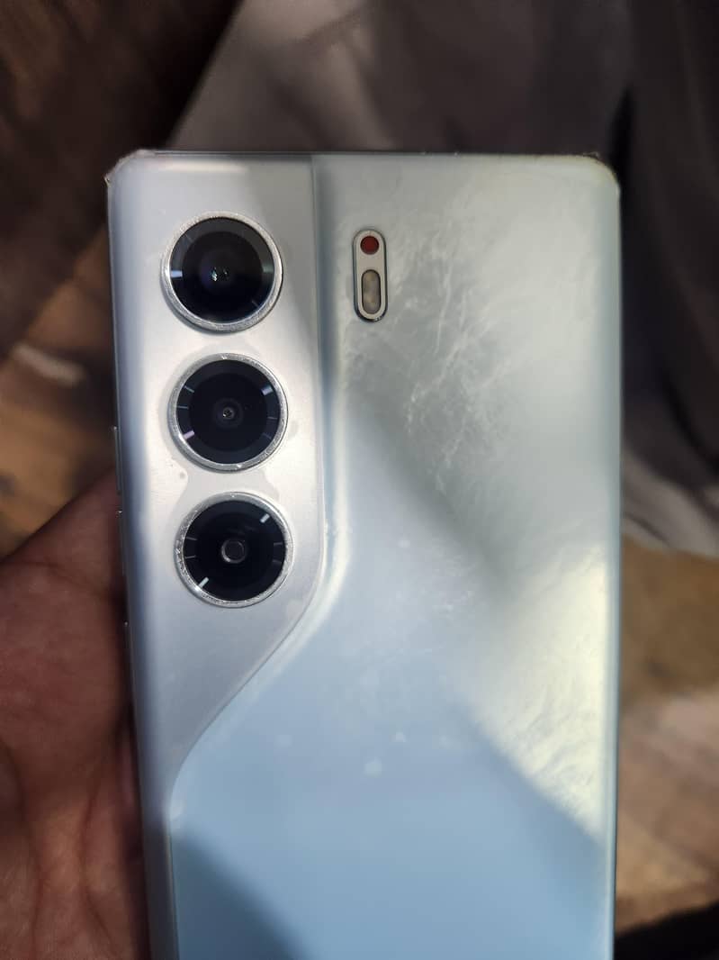 Tecno CAMON 40 Pro 2