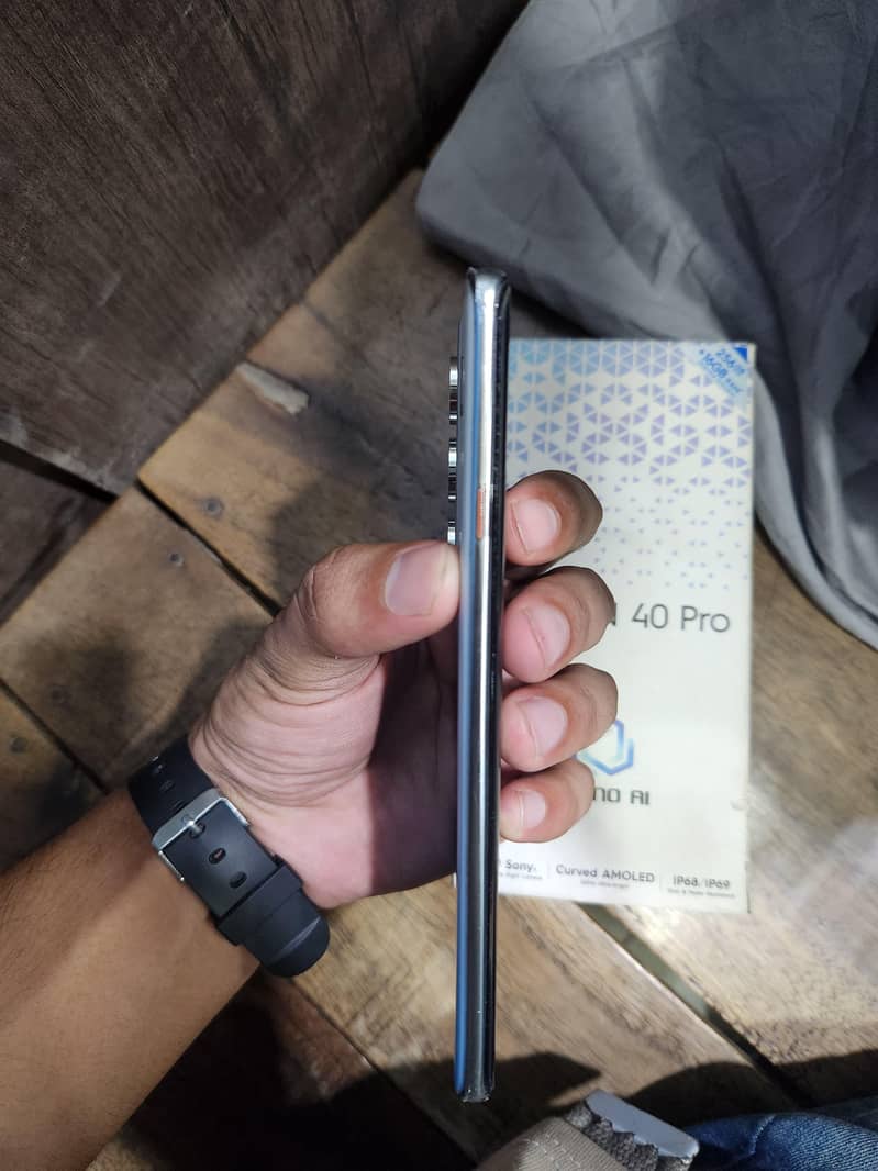 Tecno CAMON 40 Pro 4
