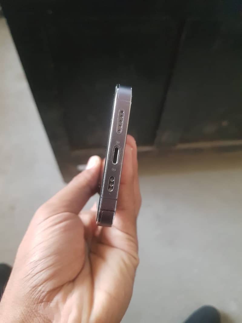 Apple iPhone 14 Pro 4