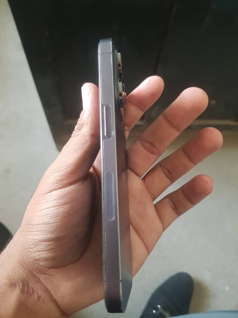 Apple iPhone 14 Pro 8