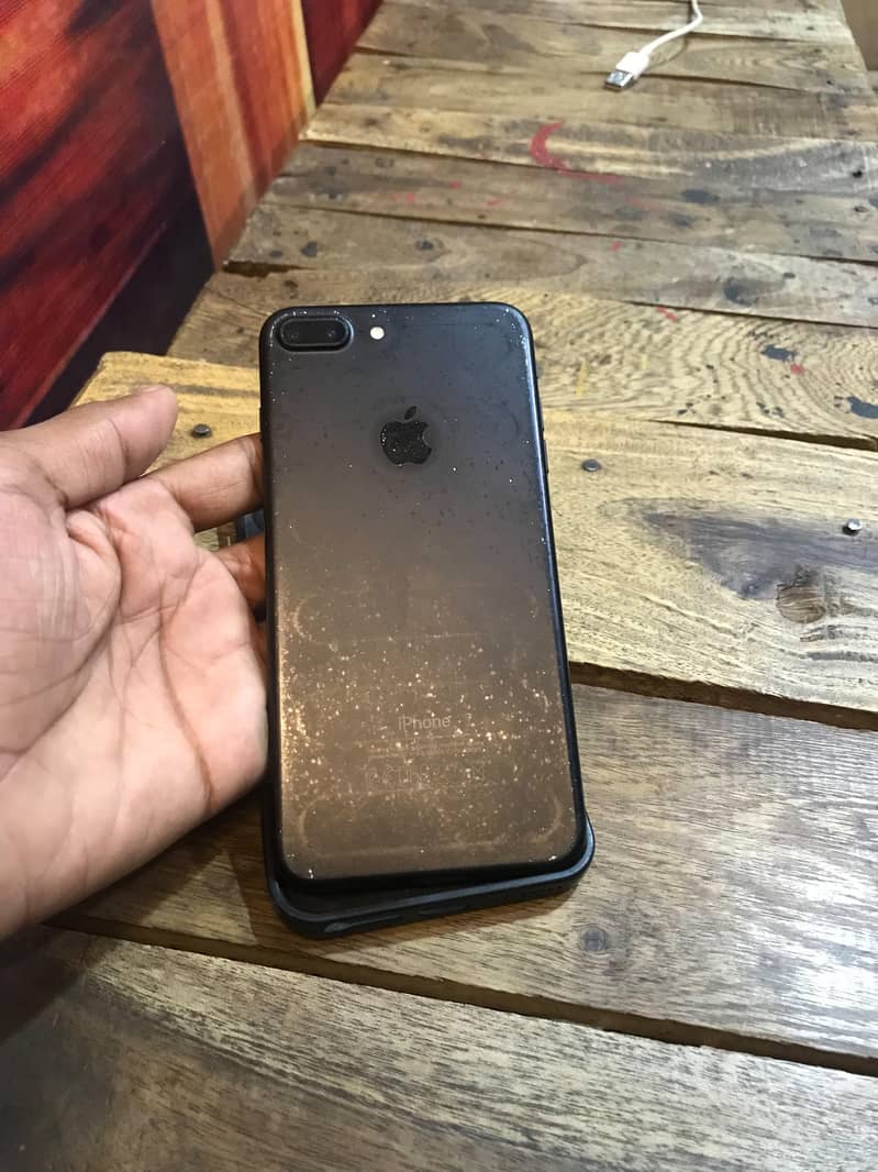 Apple iPhone 7 Plus 0