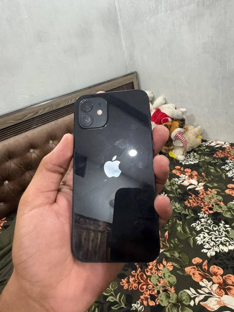 Apple iPhone 12 3