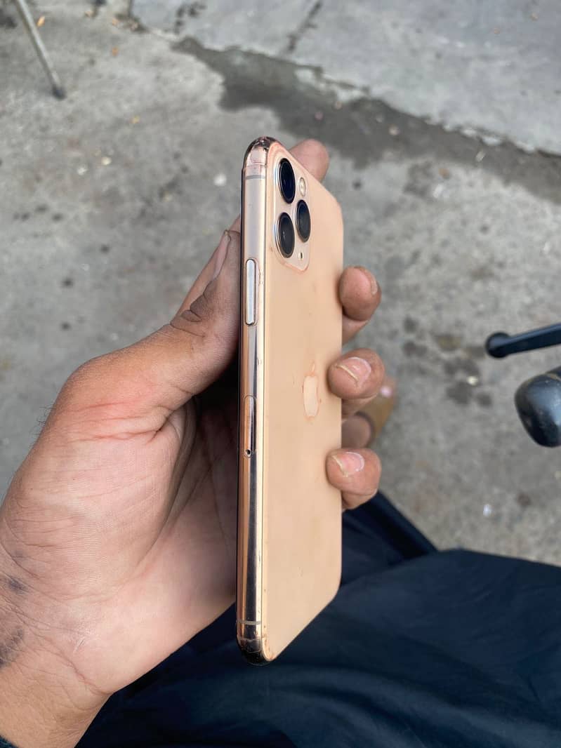 Iphone 11pro 4