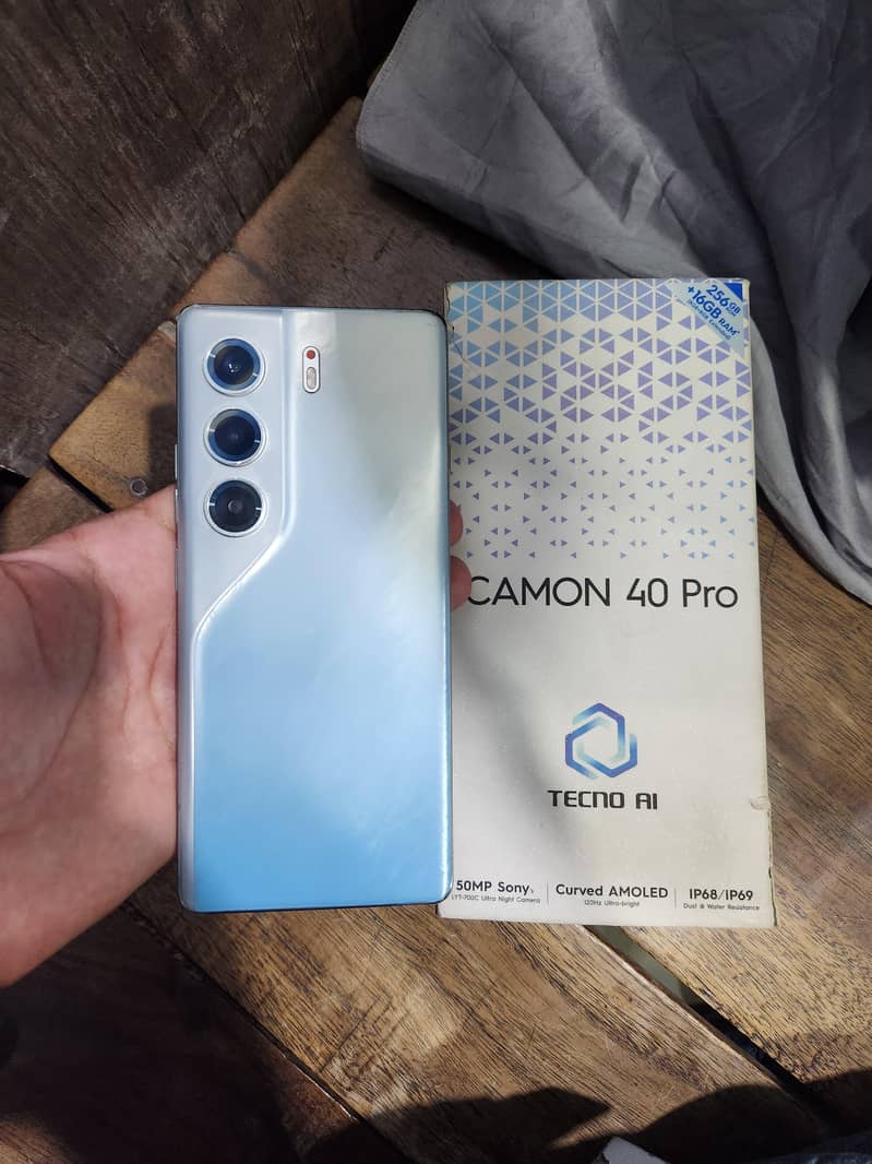 Tecno CAMON 40 Pro 0